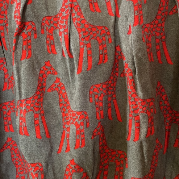 Graphic giraffe print blouse - Picture 4 of 5